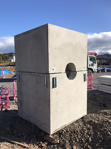 伏せ越しマンホール